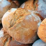 pão caseiro com casca crocante